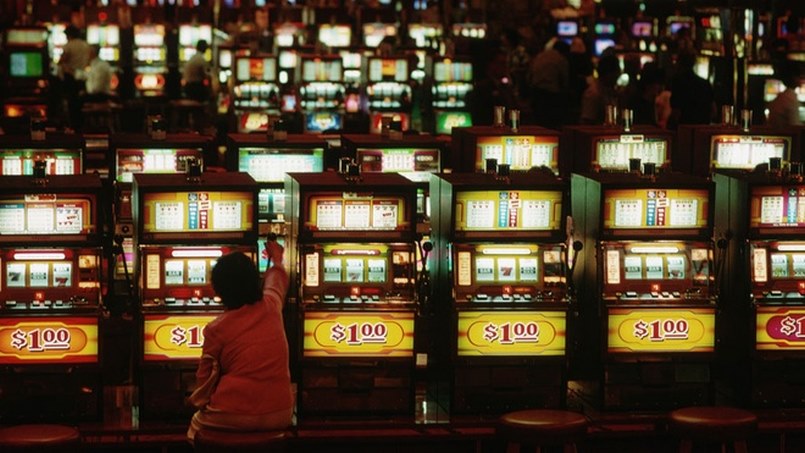 Máy đánh bạc là sản phẩm cho phép người chơi chơi và giao dịch trực tiếp trên thiết bị